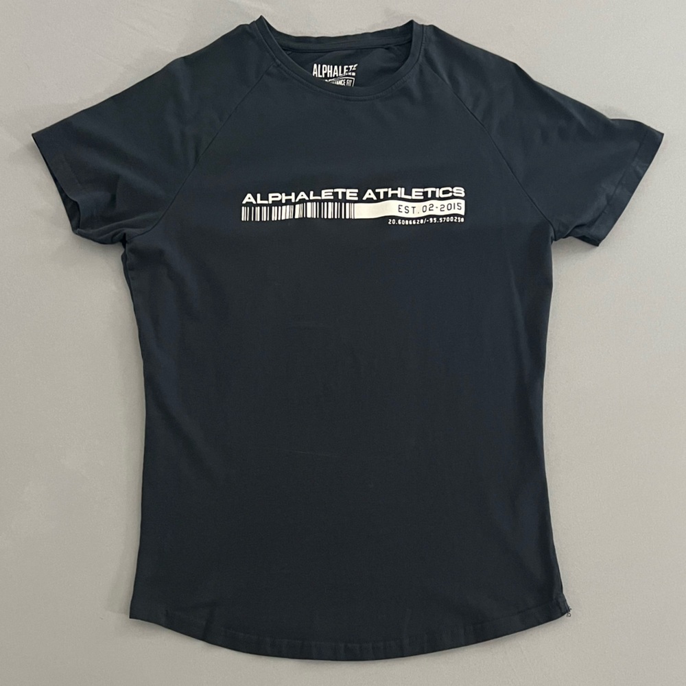 Alphalete Performance Tee - Navy size Small.